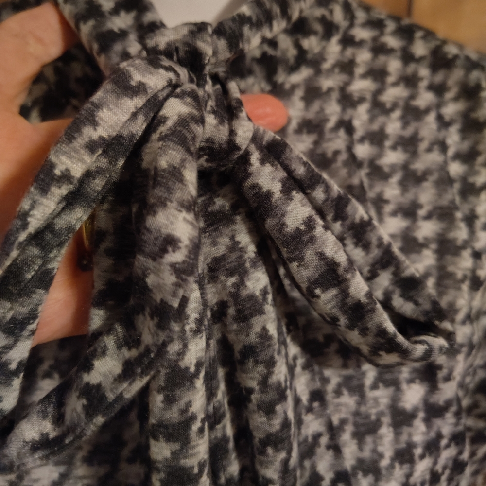 Covington Black and White Houndstooth Tie-Neck Blouse - Picture 5 of 10